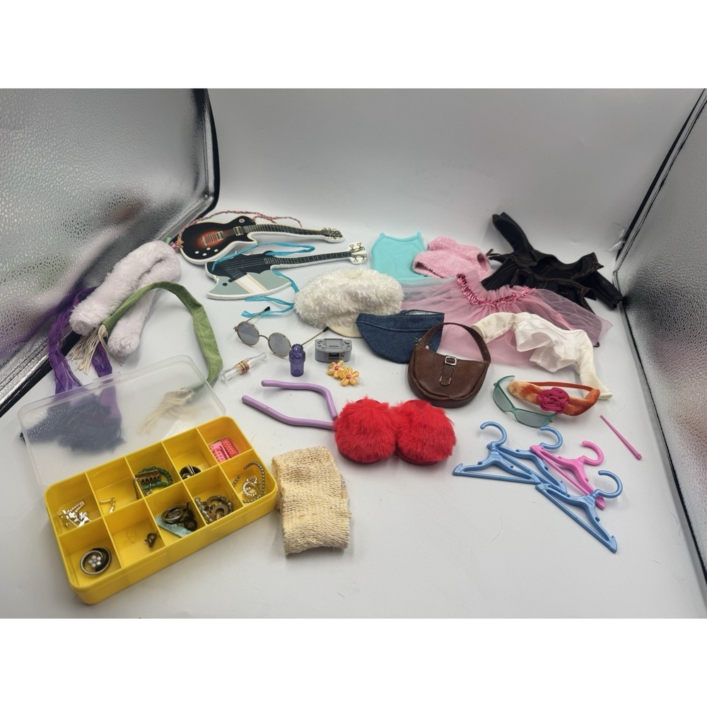 2005 Teen Trends Clothing Outfit And Accessories Lot With Jewelry Case Included!